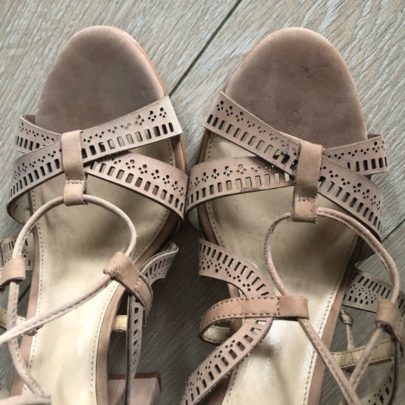 Vince Camuto Leather Gladiator Cutout Sandals in Beige Size 8/38 - Picture 5 of 13